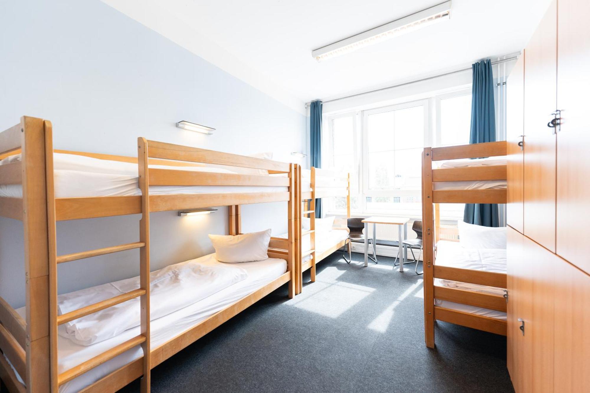 6-Bed Room,1549923103:JPEG